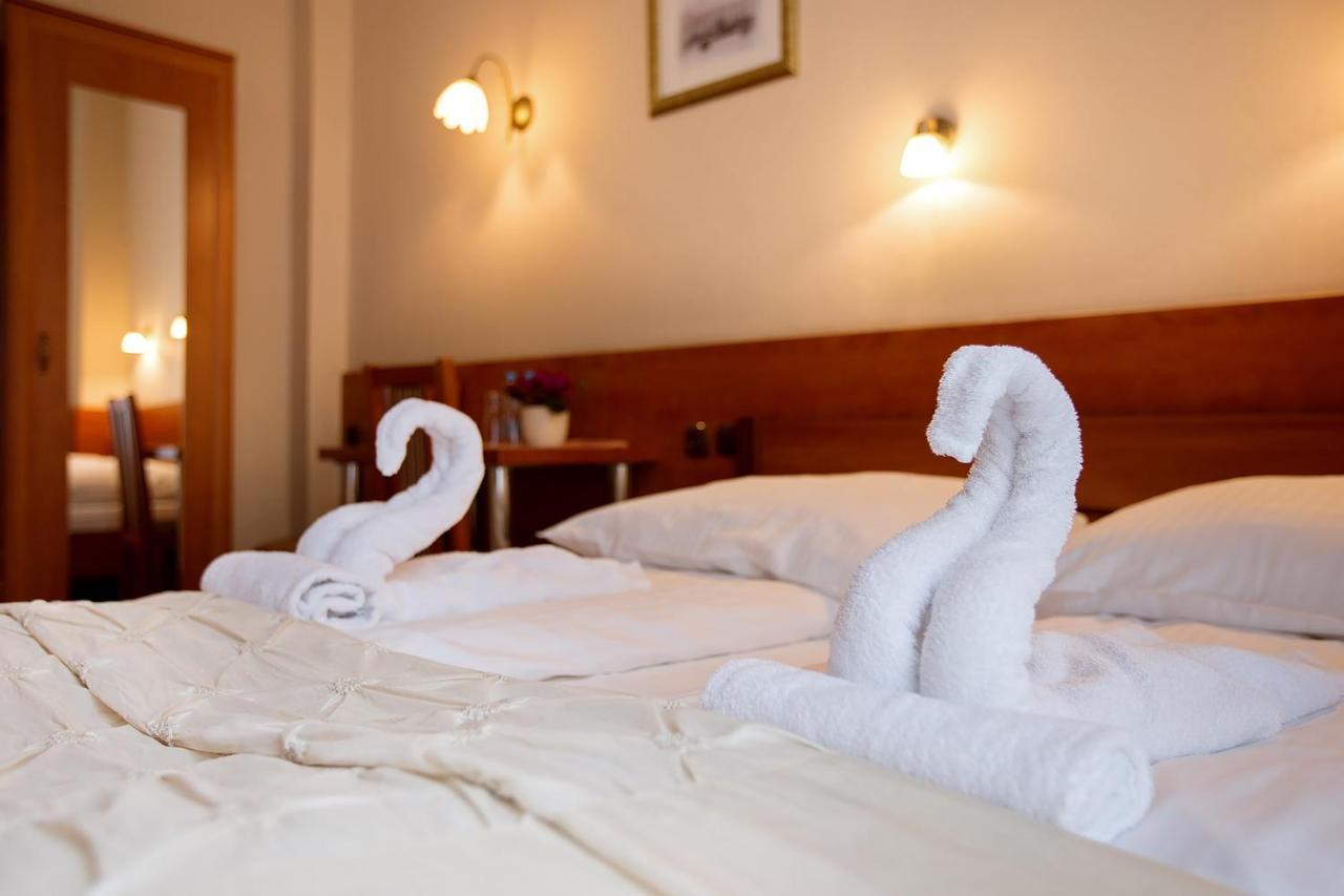 Hotel Zamek Chalupki Esterno foto