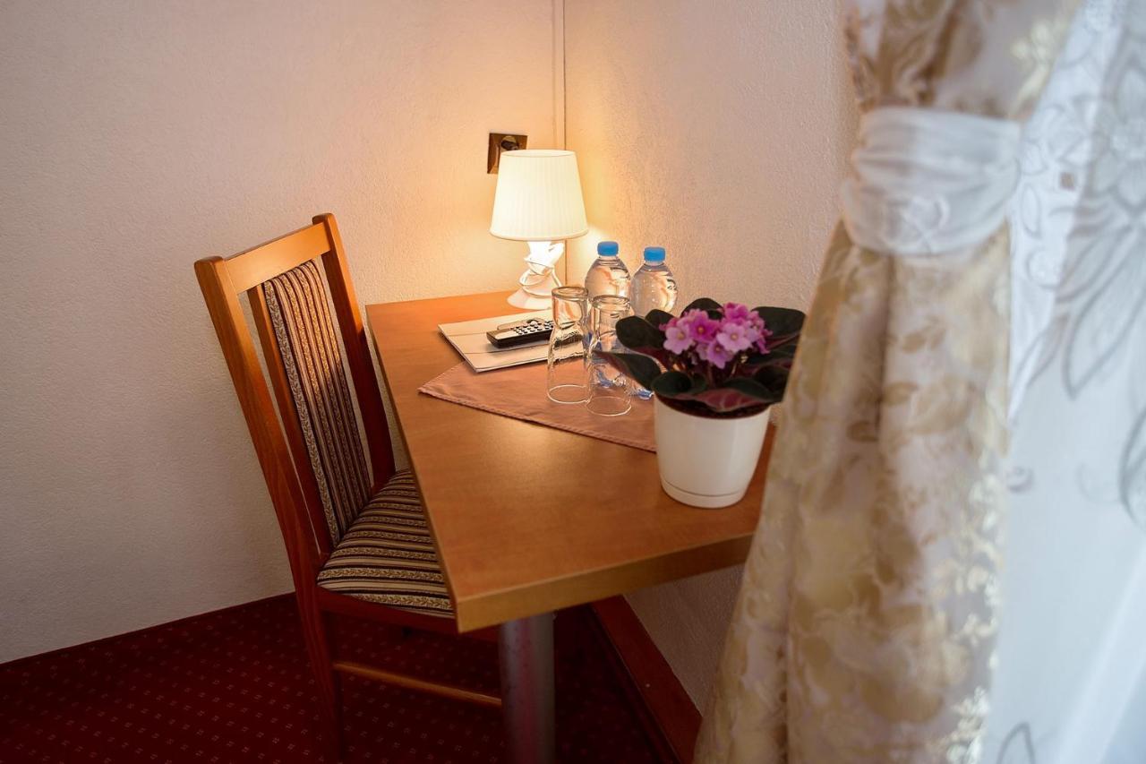 Hotel Zamek Chalupki Esterno foto