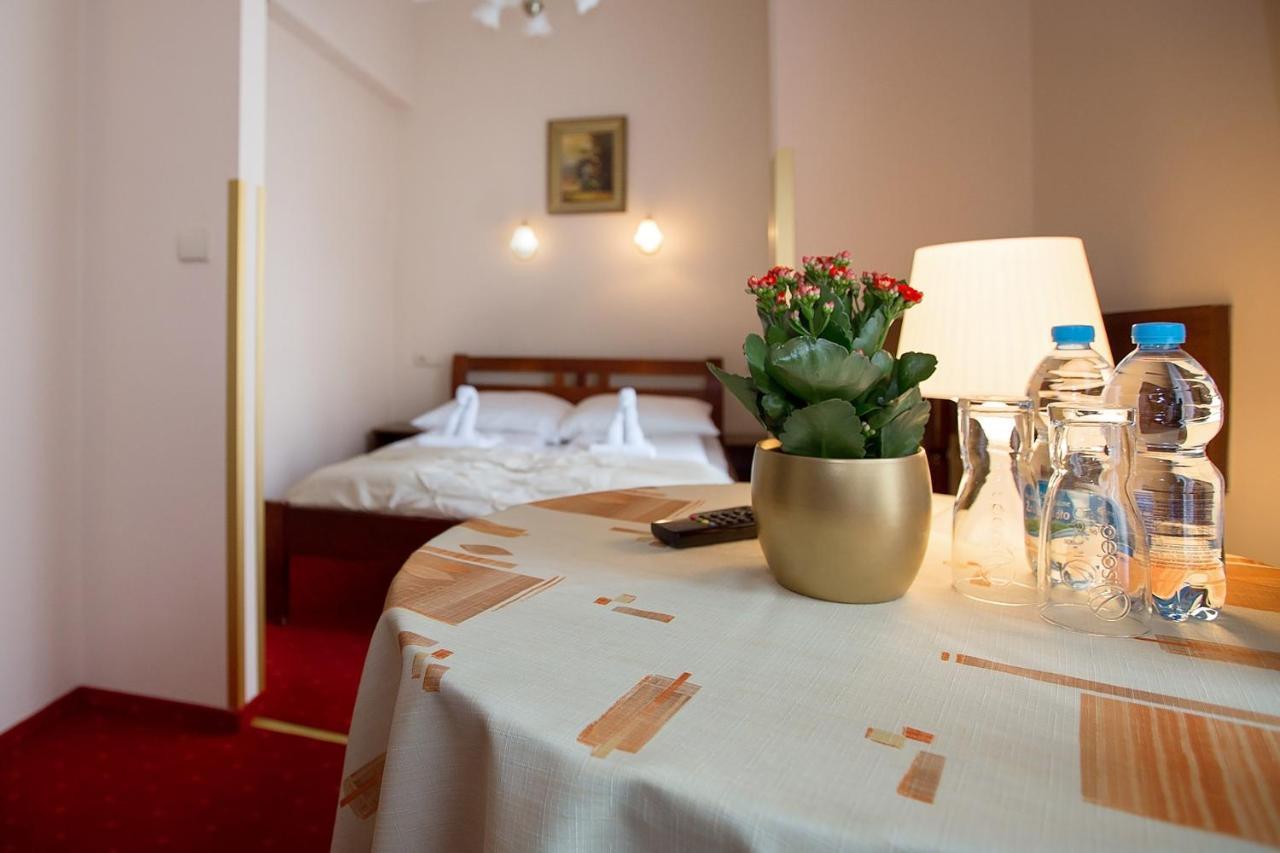 Hotel Zamek Chalupki Esterno foto