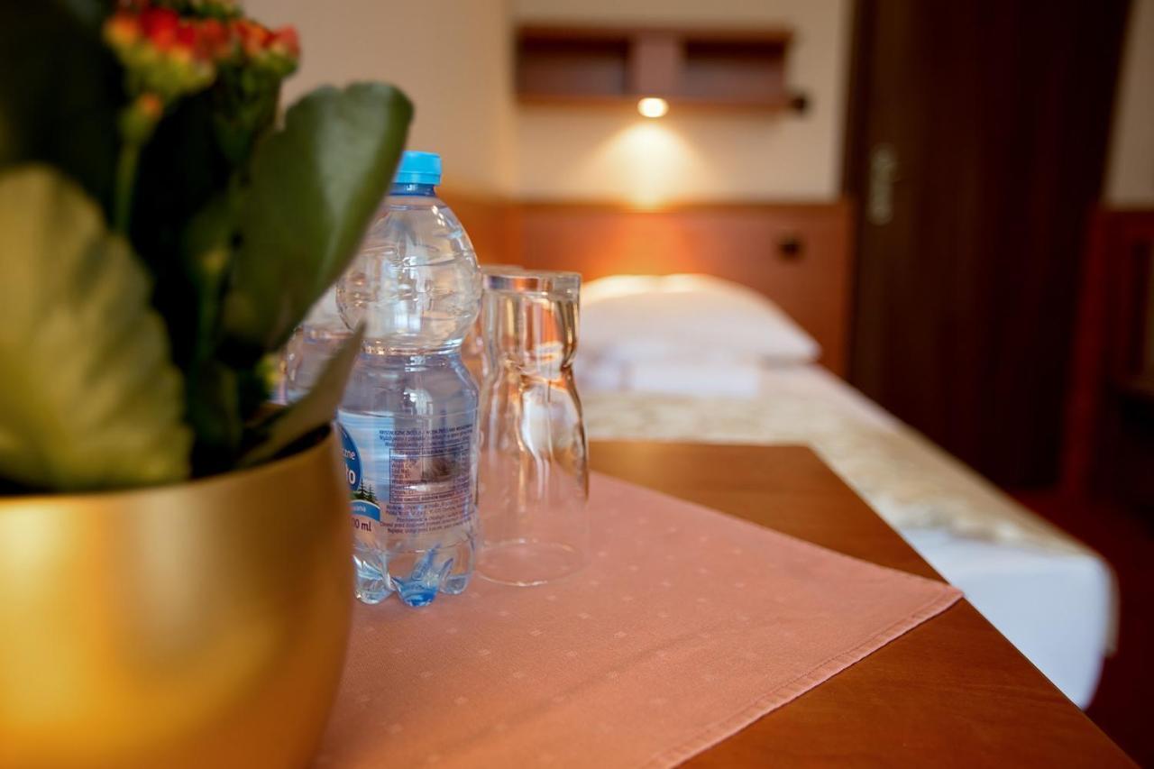 Hotel Zamek Chalupki Esterno foto