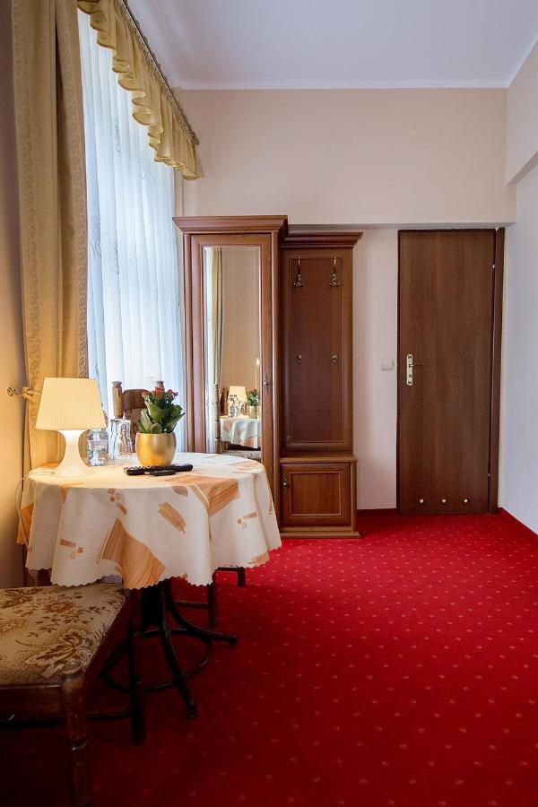 Hotel Zamek Chalupki Esterno foto