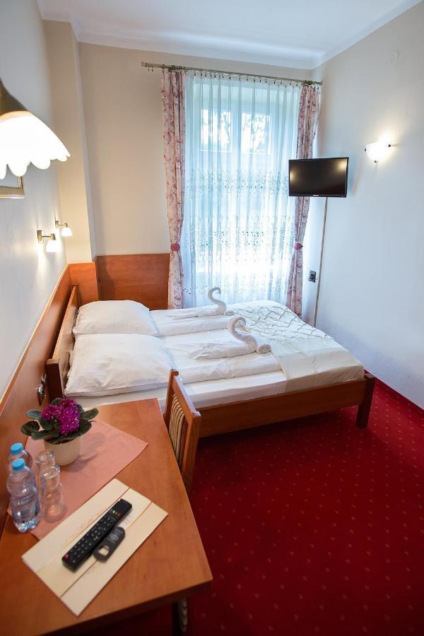 Hotel Zamek Chalupki Esterno foto