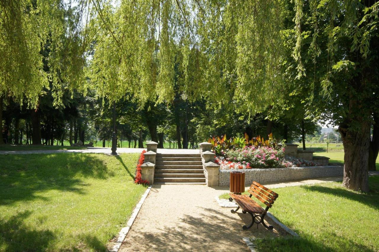 Hotel Zamek Chalupki Esterno foto