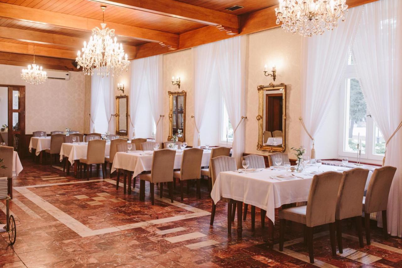 Hotel Zamek Chalupki Esterno foto